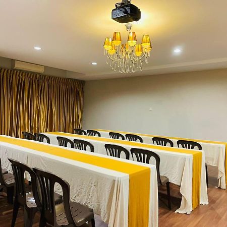 M Hotel Johor Bahru Exterior photo